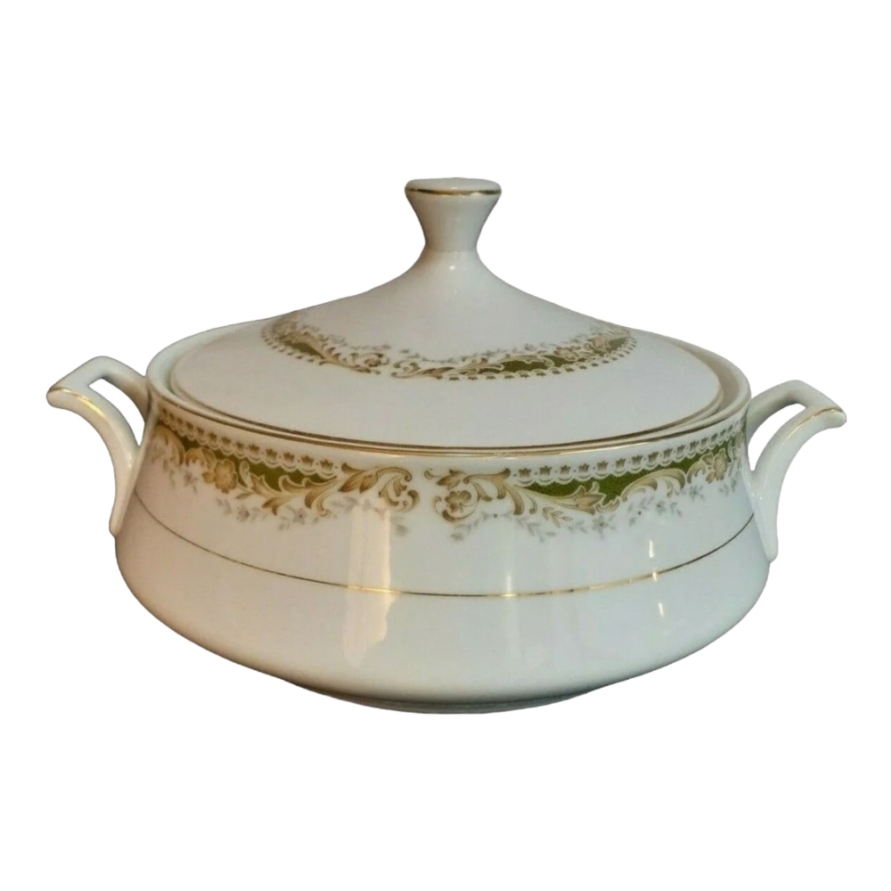 Signature Collection Queen Anne China Covered Vegetable Dish Japan